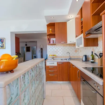 Luxury Tara Apartment *